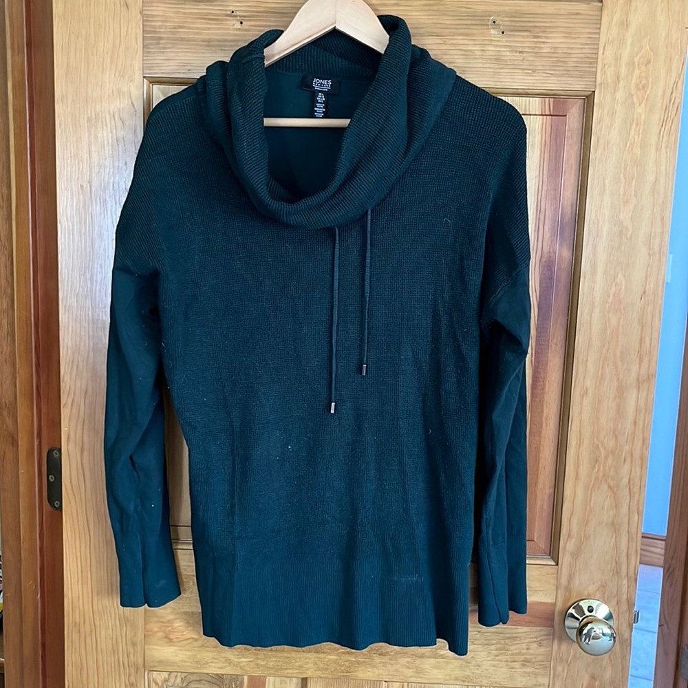 Evergreen cowl neck sweater L